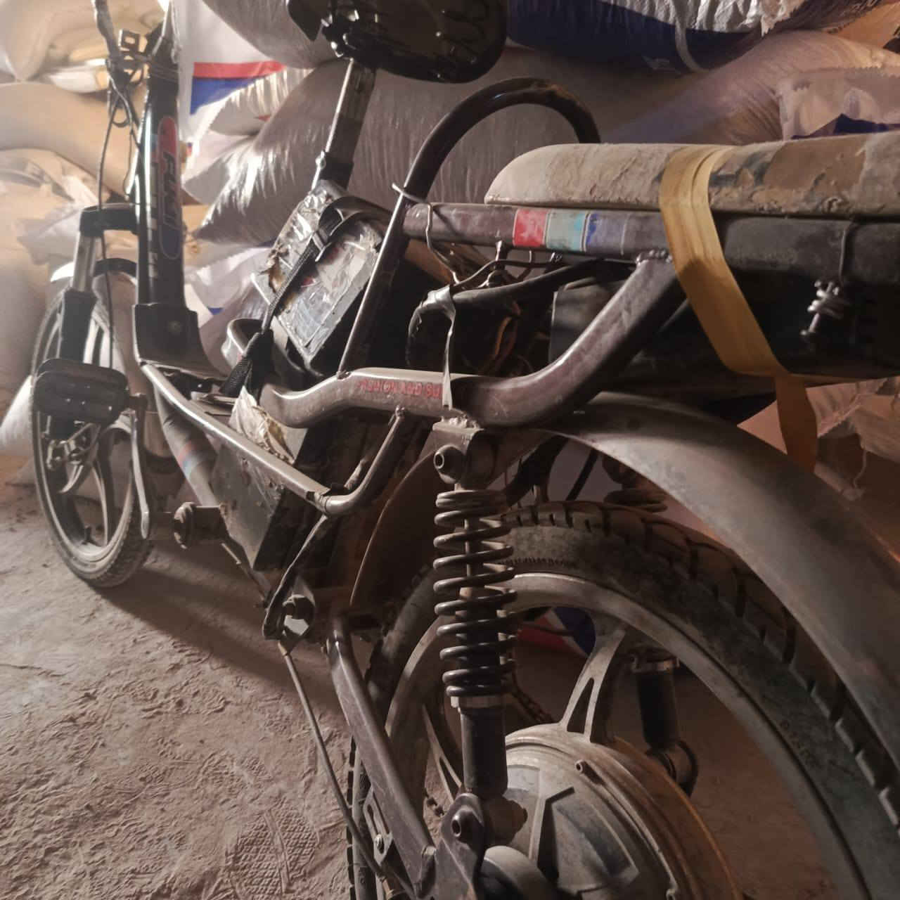 اسلام عليكم 
دراجه شحن بيها نقص العقل وبطاريات 2 فقط 
الباقي كله شغال 
قيم وأخذ 
مكاني التاجي 
***********
