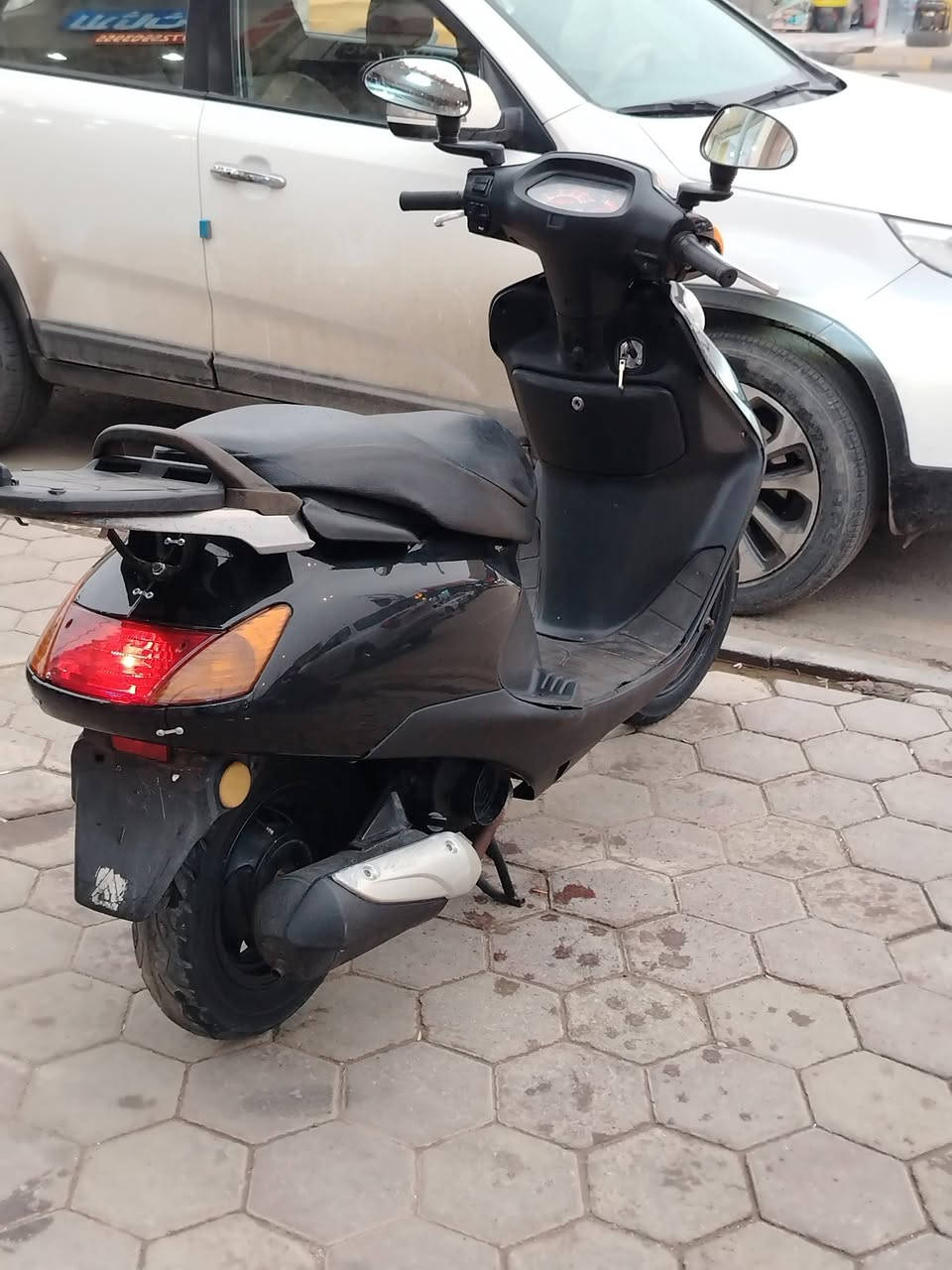 السلام عليكم دراجه سبيسي ياباني كفرات تجاري ابو الختم دراجه مجفته تجفيت جديد لايت عالي ناصي قفل جنطه وقفل ستيرن كله شغال مكاني كوت الزهراء السعر 700 وبيه مجال للاستفسار الاتصال على الرقم *********** او خاص
