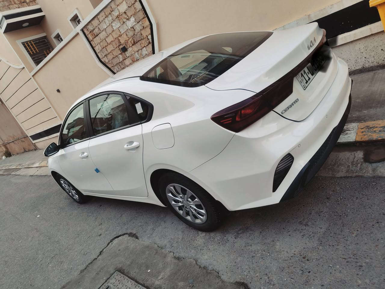 سيراتو
1_ موديل 2024
2_ لون ابيض 
3_ رقم بغداد
4_ ماشيه 60 الف 
5_ مكفوله كفاله عامه عدا رصعه صغيره مامبينه بالجاملغ 
6_ ويل كب ومدوشمه جديده ارضيهة وكشنات 
7_ السعر ( 177 ) $
8_ مكان السياره الفلوجه 
***********
