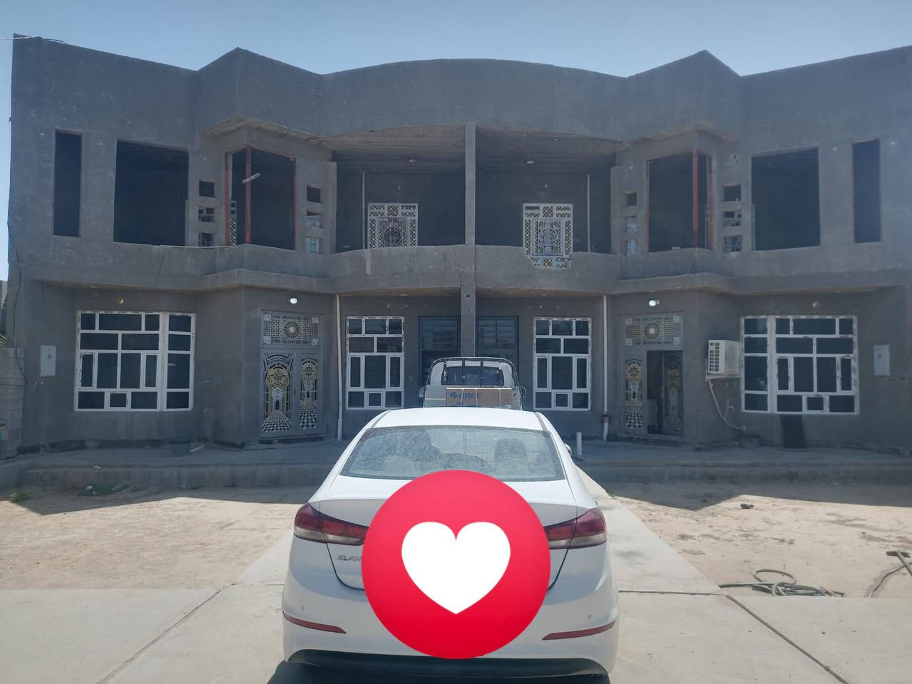 من رخصة الادمن سلام عليكم بيتين للبيع في منطقة الحبانيه سن الذبان قرب جامع إبراهيم الخليل المساحه 850 متر البيتين من الداخل كاملات فول بناء 2023 ماعندي صور الداخل الي يحب يشوفهن يروح على صاحب الدار والسعر بعد القناعه نقص بس الواجهيه الاستفسار مراسلة الصفحه او اتصال ***********
