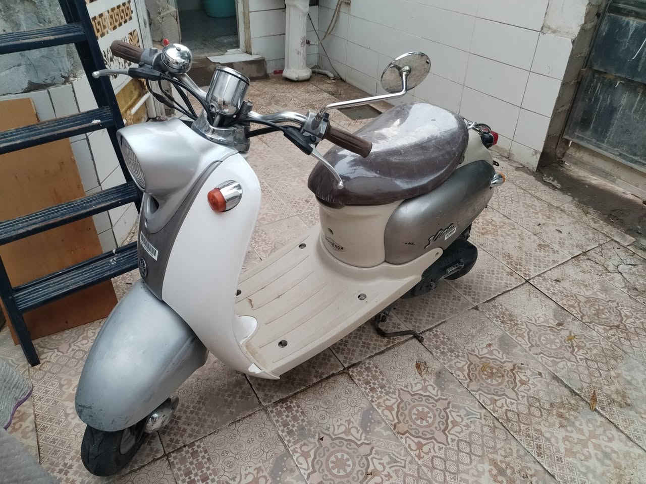 دراجه مصريه جديده حاويه نضيفه  كشي شغال بيه
تايرات جدد مكينه شرط 
السعر550
***********
