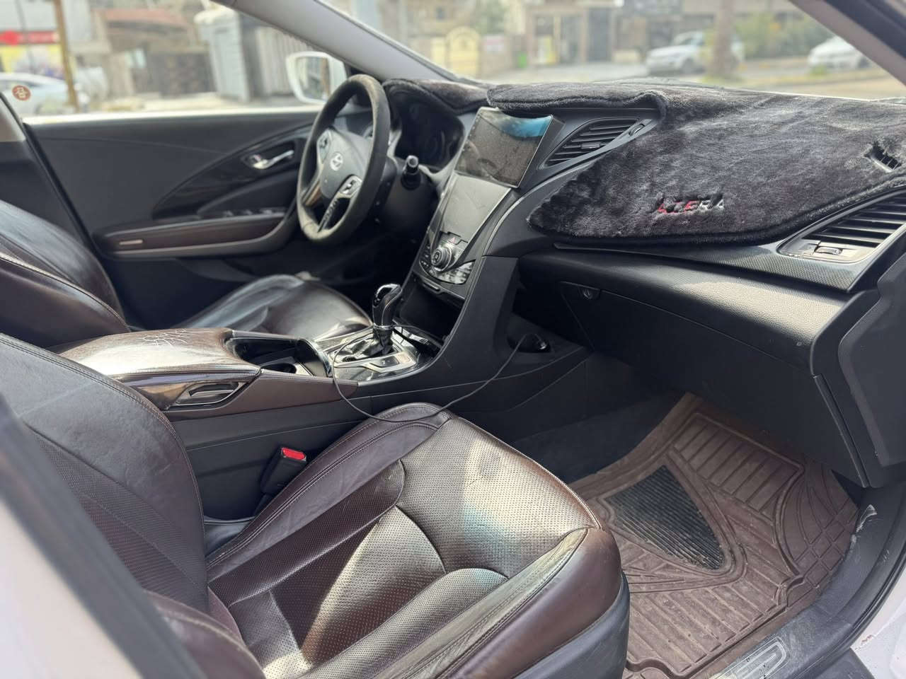 السلام عليكم
ازيرا 2014 خليجي مكفوله حته الدعاميات
فول مواصفات داخل قرميدي 
محرك 3500 ماشيه 131 كم سياره جاهزه
العنوان بغداد السيديه
السعر 138$
للاستفسار ***********
