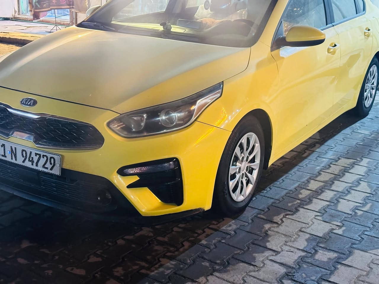 السلام عليكم كية فورتي للبيع موديل 2020
توقيف ذاتي تحكم ستيرن معروضة مواصفاتتهه بلسونار موجود رقم انكليزي سيارة بسمي تحويل ثاني يوم مصفرة هيئة وغرامة تخم تاير السعر 132 وبيها مجال لل استفسار الاتصال ع الرقم ***********
