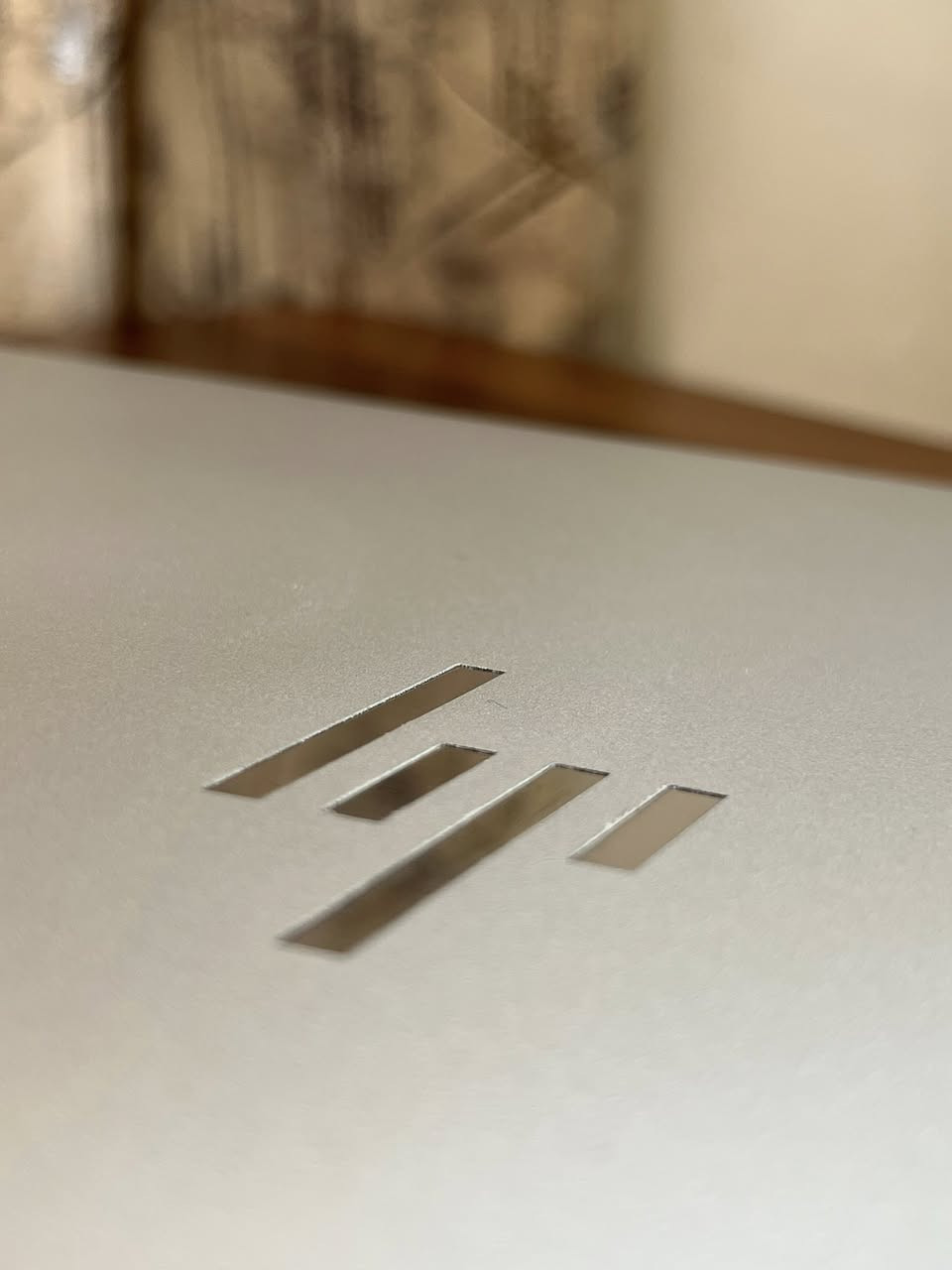 السلام عليكم لابتوب HP جيل حديث  ورام  16 للبيع .
اللابتوب جدا نضيف وادائة قوي ومواصفاته جدا عالية يفيد الي عنده دراسة او العاب او تصميم او غيرها من الاستعمالات.
المواصفات :
المعالج Intel cor i5 
الجيل : الثامن 
كرت الشاشة :  intel UHD GRAPHICS 8GB 
الرام : 16GB DDR4 
الذاكرة ( الهارد ) : SSD 256GB  M.2
الشاشة : حجم 14.3 دقتها  تشغل 4K ضد التوهج ips 
فدشي كلش راقي.
كيبورد ضوئي ليزري

المميزات:
بصمة اصبع
لون سلڤر فضي من الخارج والداخل 
كيبورد ضوئي
اللابتوب جدا سلم ووزنه خفيف 
اللابتوب جيل حديث ومعالج سريع 
منصب عليه وندوز 11 برو مفعل مدى الحياة.
منصب عليه اوفس مفعل مدى الحياة .
كيبورد ضوئي عربي انكليزي ليزري .
كامرة امامية جدا واضحه.
سماعات ستيريو .
بطارية اللابتوب ليثيوم تطول وياك بالاستعمال المكثف اقل شي 4 ساعات
المنافذ :
منفذ الشحن
منفذ التايب سي للبيانات
منفذ LAN
منفذ HDMI
منافذ USB ومنفذ Aux

الملحقات :
ملحقاتها كله كاملة وجديدة غير مستخدمة لان ماصارلي فترة بسيطة جدا من اخذته.
شاحنة اللابتوب الاصلية  .
جنطة اللابتوب ماركة اصلية وبعدهي جديدة مامستعمله ابدا .

اللابتوب كلش نضيف ومواصفاته قوية وتصميمه سلم ومرتب .
ومابي أي نقص كيبورد سماعات انترنت شاشة كامرة كله شغال وممتاز ومابي اي نقص من اي ناحية.

السعر : 285 الف وبي مجال قليل .
مكاني النجف 
واليريده توصيل هم موجود ان شاء الله

***********

(لابتوب Hp اج بي hp 
 جيل حديث لابتوبات للبيع النجف بغداد الموصل البصرة)
