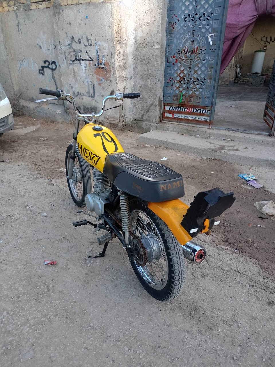 السلام عليكم شباب دراجه للبيع جهازه من كلشي الشراي يتصل 0785 483 9989
