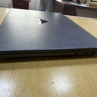 لابتوب • نظيفه جدا • مع شاحن وكارتونة