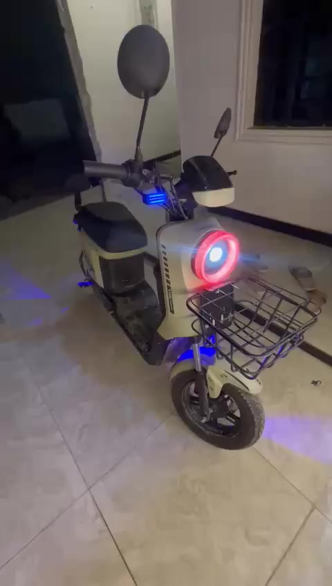 دراجه شحن للبيع R9نوعيه معروفه بالسوك وقويه جديده مستعمله ٣َ أشهر بس الوصل مالتها، موجود رايدها ب٤٠٠ وبيها مجال مكاني بغداد ***********
