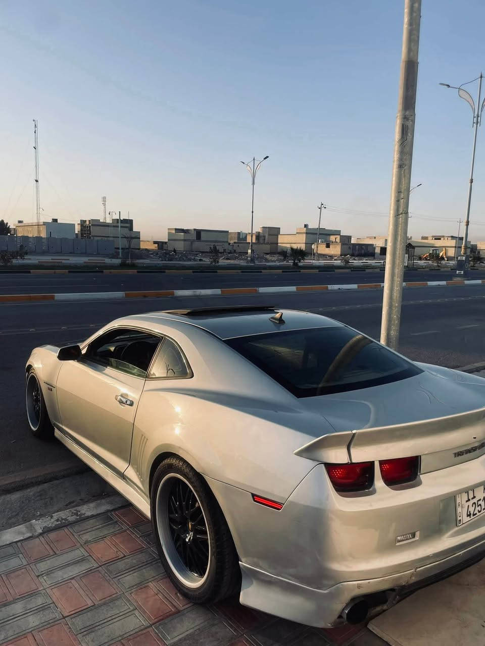 السلام عليكم يابة 👋🏻
صلو ع محمد وآل محمد 🤍.

كمارو 2010 SS 6200cc 

الحادث : السيارة كلين تايتل بدون حادث 

ملاحظة : السيارة بدون قطرة صبغ 

السيارة قوية ونضيفة ومتتقارن بالمهجومات 

السيارة صاروخ ارضي 🚀 

المواصفات والإضافات العليهاا 

1. فتحة (سلايد روف) 

2. سستم صوت BOSTN 

3. كشنات كهرباء 

4.شوته KN 

5.هدرز دوك ثرولي لونك تيوب 

6.دبات HT POWER تطفى وتشتغل شوكت متحب ع الريمونت 

7.دواسات جانبية 

8. عليها ويالة اصلية تو سايز 

9.حشوة گير 

10.تخم تاير جديد 

11.تحكم استيرن 

12.داخل جلد احمر واسودّ ستوني مدوشمهن 

13.جناح خلفي 

14. الكير مزود بحشوة ZPACK من امريكاا 

15. رقم بغداد الجديد

16. عليها شباك امامي موجود قطعتين بالعراق بس 😂🌝

السيارة نضيفة وحلوة ونصبتها تخبل واحلا موديل بموديلها حرفياا 

السيارة عليها إدامة كاملة من فلاتر ودهن وبانزين ومحرك كلشي حرفياا 

تفاصيل اكثر خاص

 ***********

للمراوس شعندك نزل 

حسب القناعة
