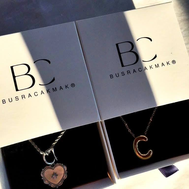 ✨ قم بإنشاء صناديق مجوهرات عالية الجودة لعلامتك التجارية بألوانك وطرقك الخاصة!
… المزيد#مطبعة الازهري للدعاية والأعلان تقدم خدماتها 
1-حروف بارزة مع خصم 30%
2-واجهات ستيكر مجهزة بطابعات يابانيه
3-تصميم وطباعة البروشورات الحديثة
4-طباعة الكارتات ودفاتر الإيصالات بأسلوب احترافي
5-لوحات داخلية وخارجية متألقة
 6-ستاندات رائعة للمعارض
7-بوكسات خشبية، بلاستيكية وكرتونية بتصاميم مبتكرة حسب الطلب
8-هدايا دعائية
9-ادارة سوشيل ميديا وتصاميم احترافية وخطط تسويقة 
و العديد أيضا من خدمات الطباعة بأعلى جودة وأفضل الأسعار
موقعنا اربيل شووش مدخل بانزينخانة شورش
----------------------
للتواصل عبر الارقام التالية 
***********
***********واتساب
--------------------
تابعونا ايضا عبر الصفحات لمعرفة العروض 
alazhari2024proانستكرام
azhar2024proسناب
tiktok.com/@azhariadvertising
