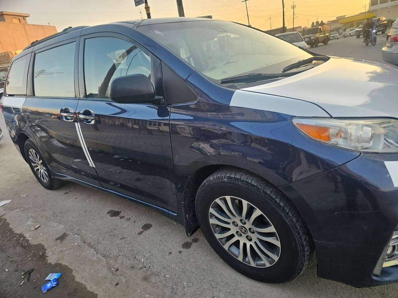 السلام عليكم
تيوتا سينا موديل 2020 حادث مرفق ويه صور بيها ثلاث قطع باب سايق جامرلخ امامي جامرلخ خلفي
مواصافات فول واحد ع واحد 
ماشيه (268)ميل 
السعر (197)مكاني موصل تلعفر 
للاستفسار ***********
