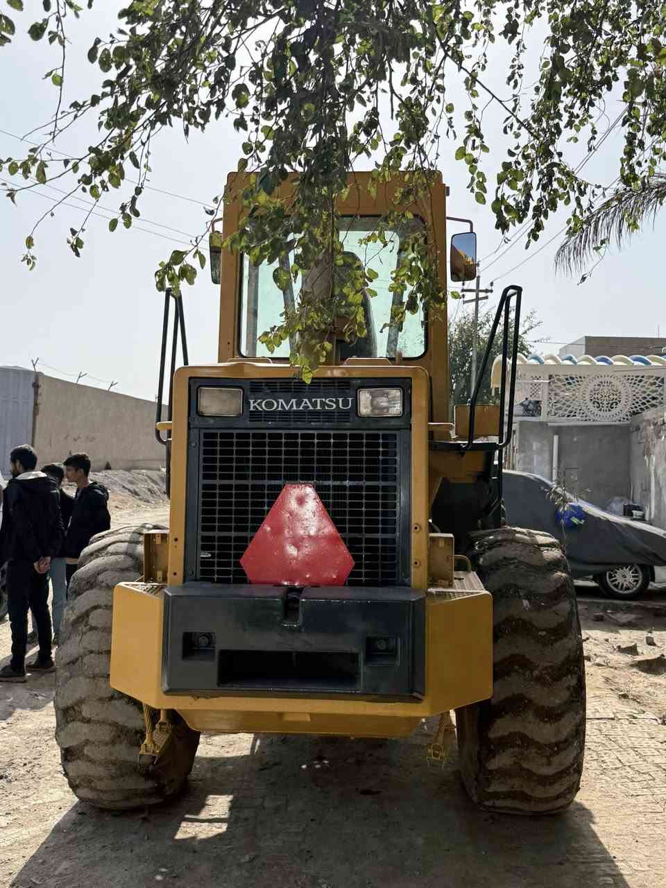 شفل كوماتسو حجم  250 بي ضعف قليل بل مضخات بدون اورق مكفوال من السرق والعشار سعر 130ورق رقم الهاتف ***********
