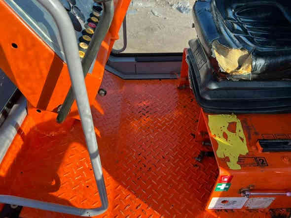 للبيع حادله ستيل هام موديل 2000رقم أربيل بسم صاحبهاكبل يحول للمشتري محرك مضخات كلهن شركه برغي مامفتوح بيها محرك 6سوبردويزماء السعر 450 ورقة يعني اربع شدات ونص رقم صاحب الحادلة *********** المكان بغداد اخوان انامجردناشر لحديراسلني ويطب ع الخاص ماجاوب الشراي يتصل الرقم الموجود
