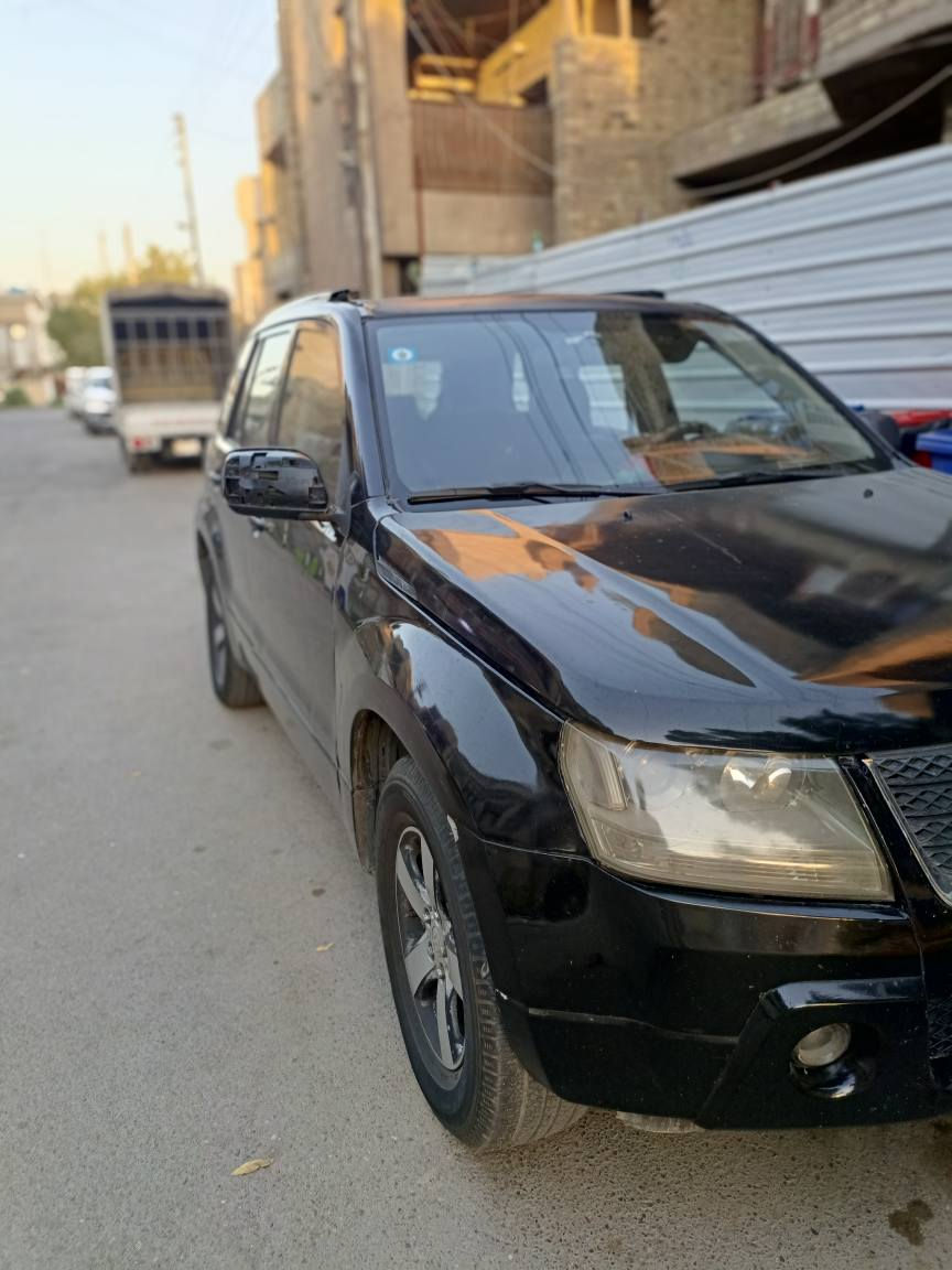 ساسوكي فيتارا للبيع او لمراوس باحدث
رقم بغداد باسمي مكينه جديده صافيه 6 سلندر 2700
صدر نضيف
كير نضيف
 كهربائيات شغاله
سويج سنتر لوك
كشنات جلد
فتحه بالقماره
مسجل سيدي +اواكس
ضربتهه باب الجنطه مصبوغه حزام للجماليه
مكاني الدوره 
السعر 65 وبيهه مجال قليل *********** بغداد, العراق
