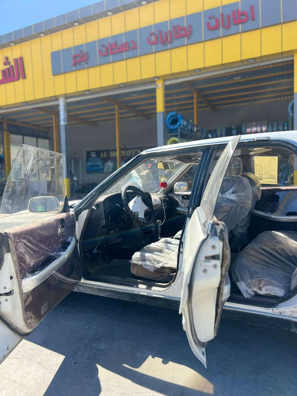سلام عليكم من رخصت الادمن
مارك مسطره 1991 سياره كير مكينه شرط 
مكينتها بطه 2500 قبل 6 اشهر شاده شلعه ونشاط خير من الله
حداديتها جديده 80/100
رقمها صلاح الدين خماسي مميز انكليزي باسمي تريد تحويل تريد وكاله
غرفتها حلوه ممتعوبه 
كهربائيات كله شغاله
مكفوله من كصه ونقل جثه
مابيه ضربه قويه 
مصبوغه حزام جماليه
سعرها 37 وبيه مجال
***********

