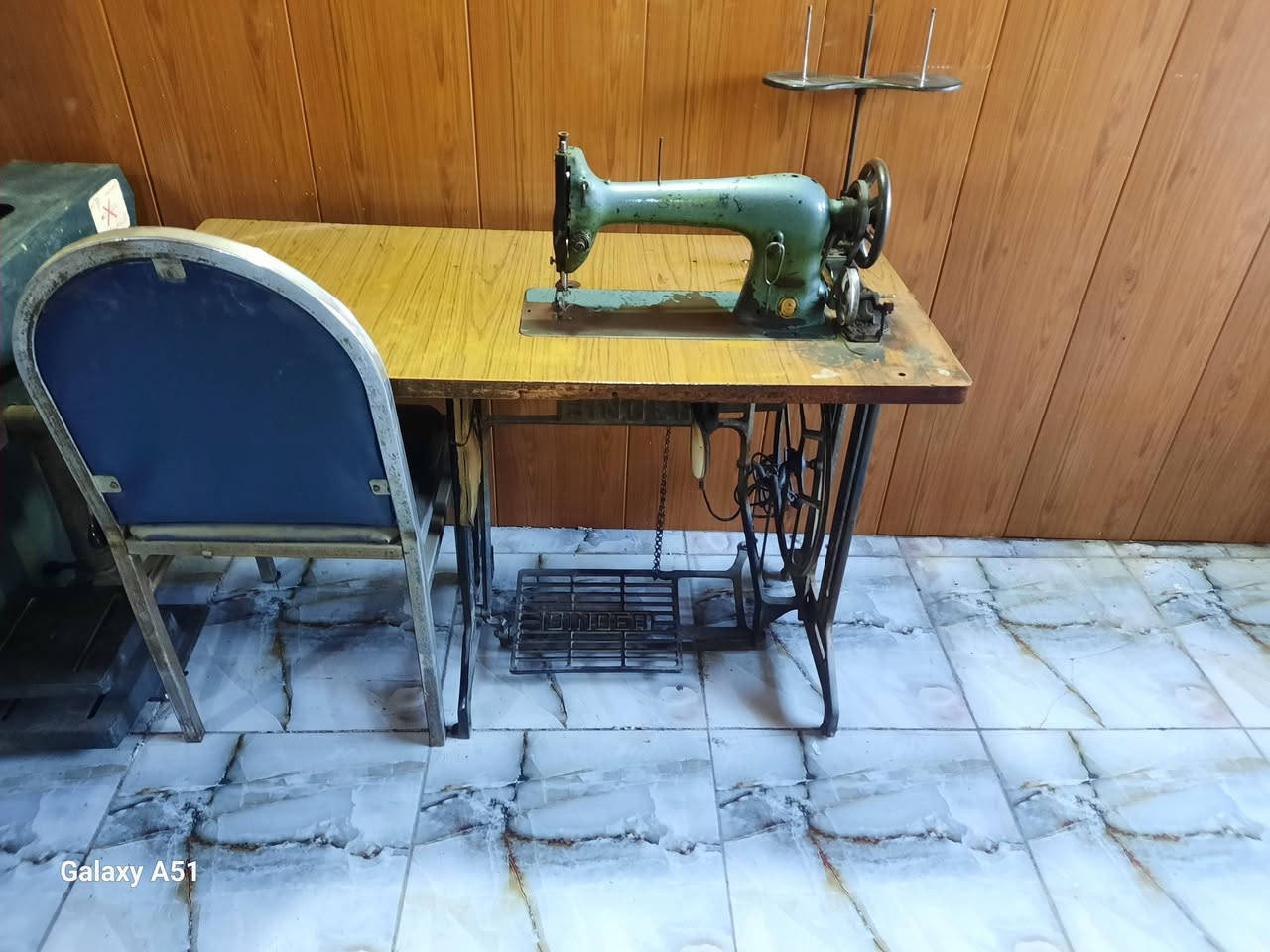 سلام عليكم مكينه خياطه عدد ٢ شغالات العنوان بغداد رقم الهاتف ***********
