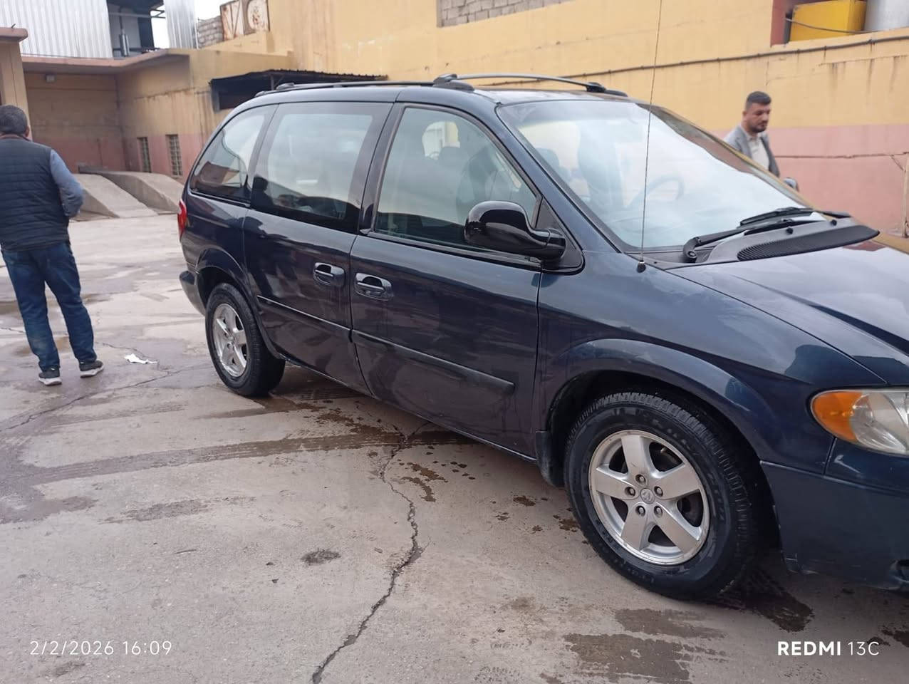 السلام عليكم 
ودج كرفان 2007
رقم جديد كوبون بانزين 
شرط التحويل 
مكينة وكير شرط
4 قطع صبغ 
تبريد تدفئة شرط
90$
وبيها مجال قليل 
***********
