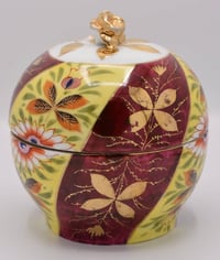 مزهرية  - نوع  / بورسلين - قياس /  قطر 16 سم  -  ارتفاع / 20 سم   - ال...