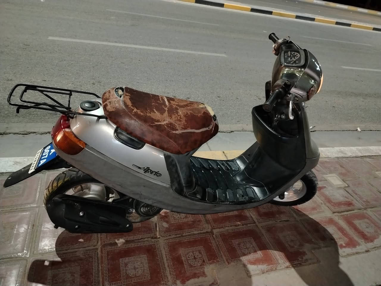 سلام عليكم دراجه بطه موديل ٩٧ جديده ما مفتوحه قيم واخذ مكان قريب البارون ***********
