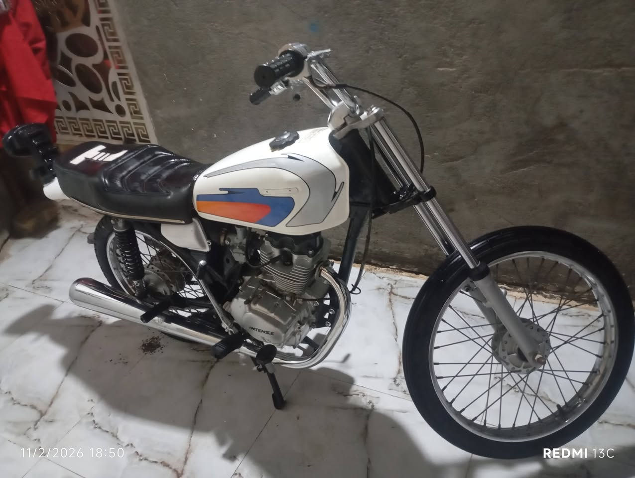 السلام عليكم دراجه للبيع محرك انتنس مامفتوح مشي وفصله غير من الله سعر 650 وبيها مجال  مكان ناصريه مركز ماتشتري لاتراسل ***********
