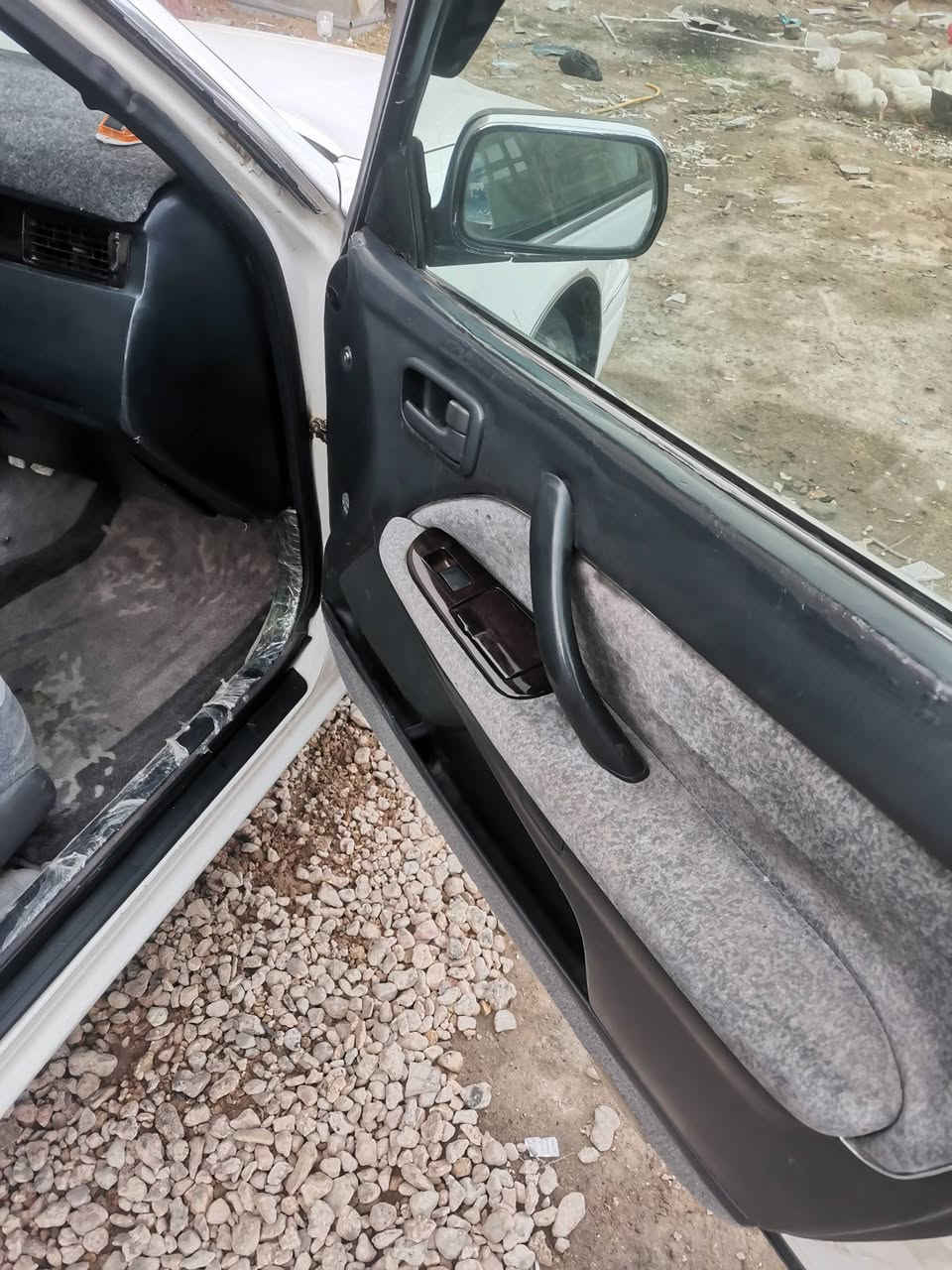 راس ثور تكم لبيع سياره جاهزه بيه بس قماره ورقم نكليزي بسمي مكان سياره نجف هاذه رقمي ***********
