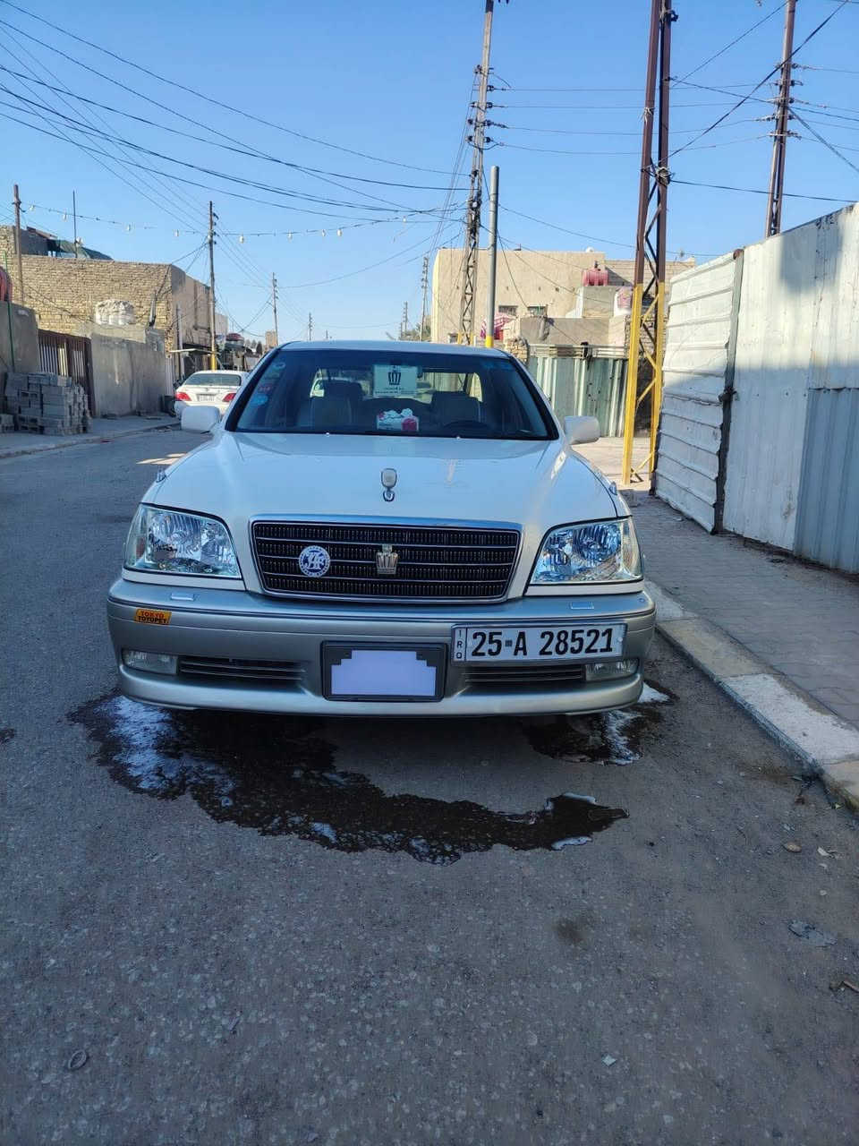 السلام عليكم ..  كراون  ((  ملكه.  )) للبيع
كفاله عامه كص ونقل جثه وضربه وعيب شرعي
تحوير نجف فوك وجوه فقط دشبول امارات
رقم كركوك نكليزي سنويه ل2030
كير مكينه حداديه تبريد  كله جديد 
سياره شاصي 71
مكينه ديفور الزغير

✅  ♕  المواصفات ♕
✅       : 2 دكم    :
✅   كرستال اصل
✅  مري شفط بلاد  
✅  كامرة خلفية 
✅  تحكم  خلفي كامل بلصوت والتبريد 
✅   دمام خلفي  
✅ غرفة بيجي 
✅ ويل نجمه ابيض حاويه
✅ برده خلفيه 
 وبعد بيهه مواصفات ماذكرهن
السعر  ‏135  وبيها مجال 
العنوان : النجف الاشرف  
ل اتصال ***********
