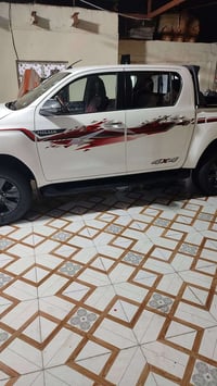 سياره موديل 18وتماتيك كامله كل نقص مابيه الستفسار على هاذ الرقم 078018...