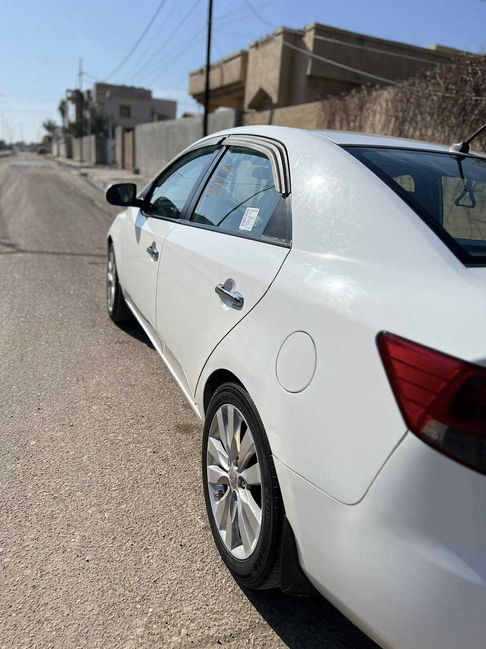 كيه سيراتو موديل 2012 شفتات فتحه تبريد لمس سياره نضيفه بيه ملاحضات السياره جديده مال جناي السياره باسمي يعني ماتتعب التحويل ثاني يوم السعر 115 وبيه مجال شي قليل الخاطر جيتك الرقم ***********ليث النمراوي
