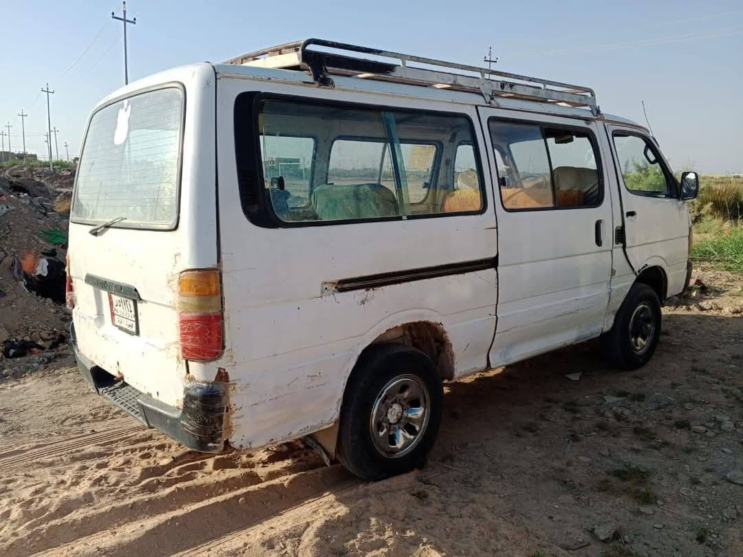 السلام عليكم هايسه موديل 95محرك وكير ونجي 6 المحرك خير من الله سياره جاهزه بيها زوج تاير جديد وباتري جديد سنويه صاقطه بل 23 راعي السياره بل ناصريه ماعرفه. يعني ابيع كوم حديد.سياره معروضه ب ٢٢ورقه وبيها مجال قليل 
مكاني واسط الزبيديه 
***********بي واتساب 
***********
