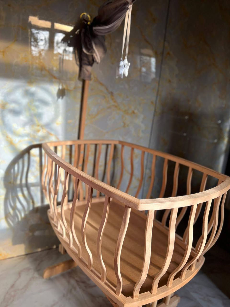 سلام عليكم بنات، عندي كاروك أطفال نظيف جدًا وحالته ممتازة، مستخدم استعمال خفيف تقريبًا ٦ أشهر فقط.
• اشتريته بـ ١٧٥ ألف
• طالبة بيه ١٥٠ ألف وبي مجال بسيط
• بيه تول وينشال يعني يصير وجهين: بالتول وبدون تول حسب الرغبة بسہَ التول شوية تعبان لهذا كلت بي مجال
• ناعم، ثابت، شكله جميل ومناسب لغرفة الطفل

اللي حابة تراسلني عالخاص 🌸
 ملاحظة ماعندي توصيل أنــَي من النجف ياريت تكونين من النجف.    ***********
