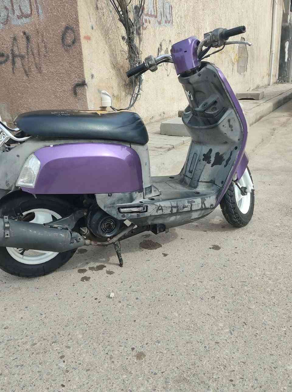 السلام عليكم دراجه بوليس للبيع مكينه مكفوله أو الكفرات اصليه ختم واحد بس بيه اشخوط  صبغتهن نفس الون  السعر  800 أو بيه مجال العنوان الشعب الرقم /***********
