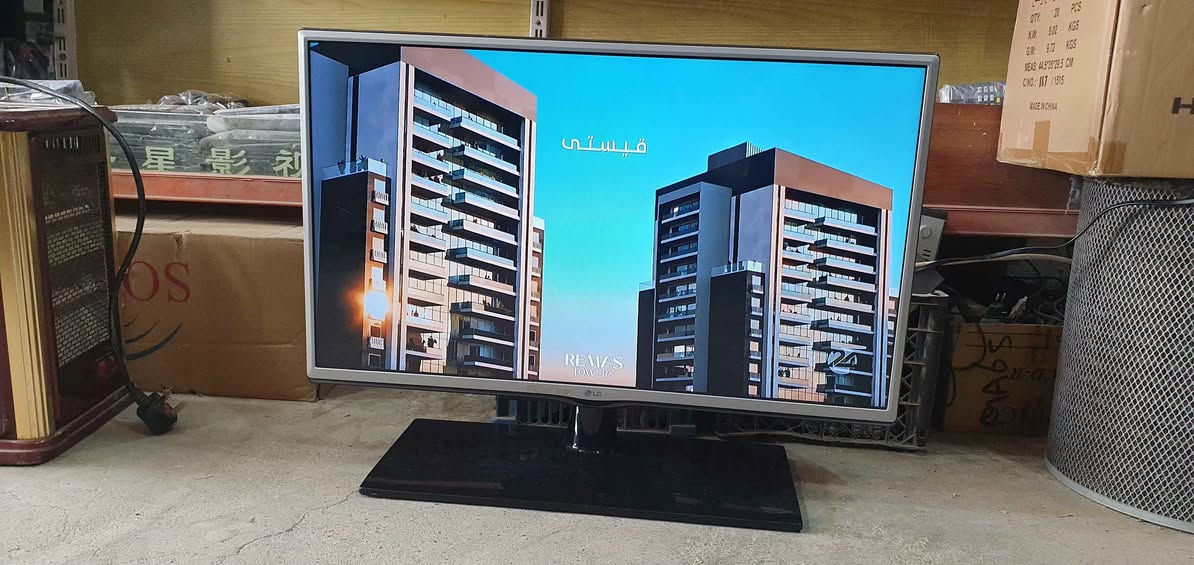 تەلەڤیزۆنی LG قەبارە 32 مۆدێل LF
سەتەلایتی تێدایە نرخی 70000 لە هەولێرە
پەیوەندی بکەن بە واتساپ *********** أربيل, العراق
