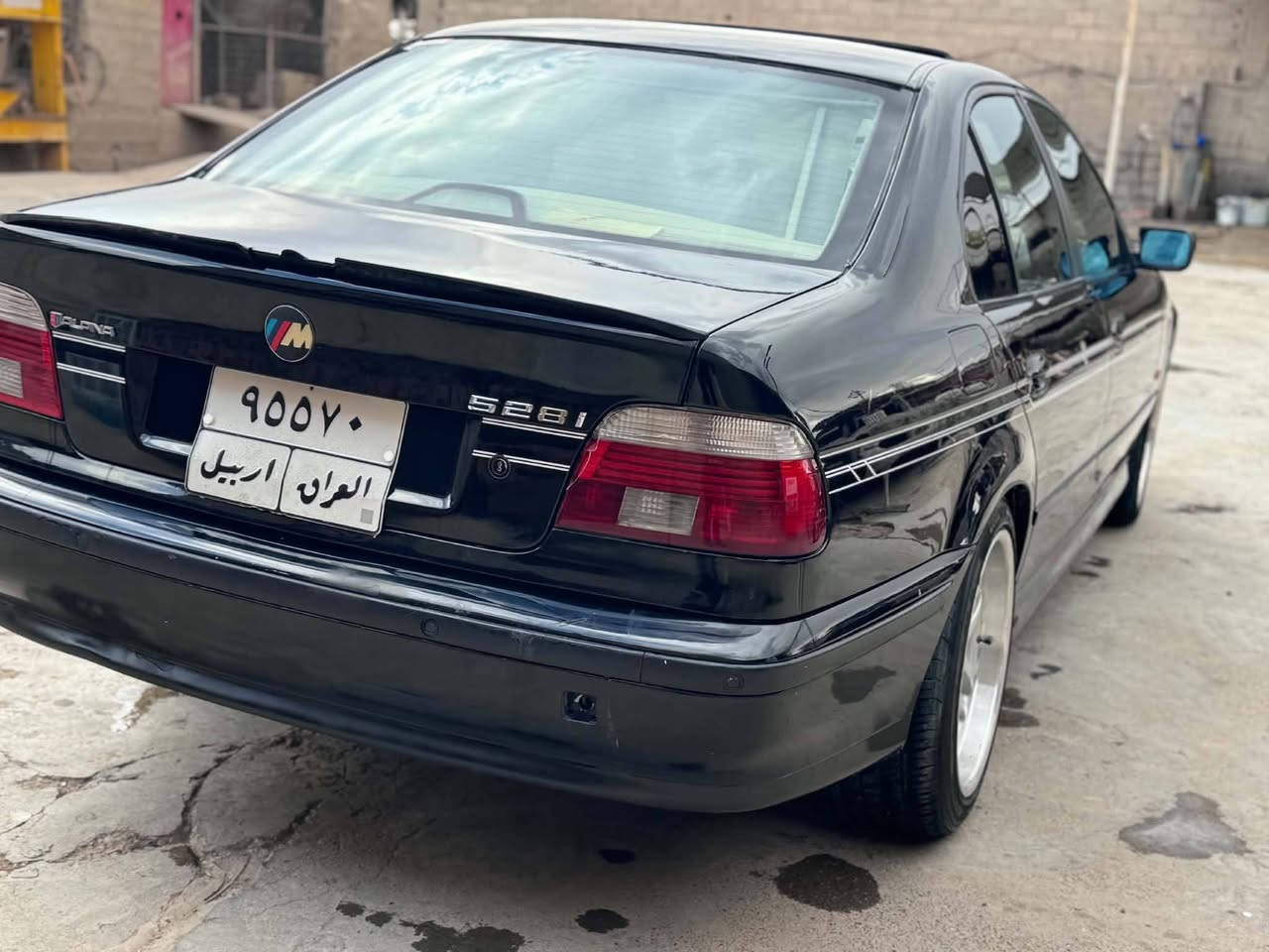 البيع فقط بيم سقر E39 موديل 2000 رقم اربيل منتهي شرط تحويل عليها غرامه 300 الف ريجع ورا معامله سبوغ عام جماليه بي فقط جاملغ سكن ضربه بسيط كير محرك شرط سعر 90 مجال قليل مكان كركوك داقوق رقم موبايل ***********
