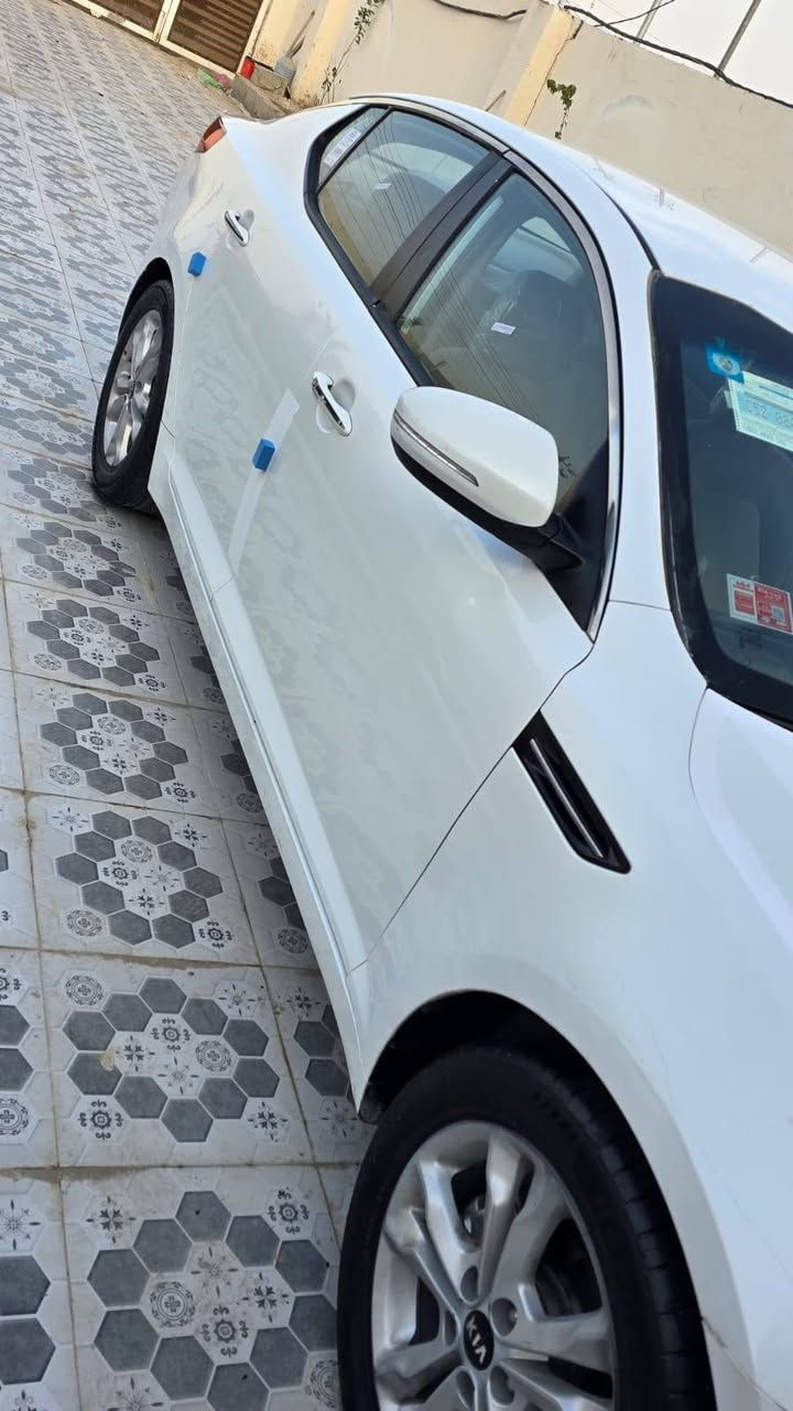 اللهم صلِّي على محمد وآل محمد🧿 السلام عليكم الى عشاق الجديد كيا اوبتيما موديل( 2012 ) خليحي  حره رقم بصره  السيارة بيه تجميل  الباب الخلفي فقط والباقي كفاله عامه ضربه او صبغ او تبديل او فتح او خياس  محرك(2400)  شرط ما مفتوح  مواصفات تحكم استيرن  ويل كب5 اشاير بل مري حساسات خلفيه يدات نيكل داخلي او خارجي مري شفط  تبريد قطعتين ))
  سياره جديده جدا جدا وجاهزه من كلشي كير ومكينه وحداديه وتبريد ثلج كهربائيات كله شغاله دواخل جديده سياره مال جناي  ماعوزه برغي مداور مباشر السياره بسم ولد صديقي حره سنويه جديده مشروع وطني  السعر$(132) وبية مجال 
مكان السياره الناصريه مقابيل كراج بـغـداد التصال  رقم صاحب السيارة  ***********
