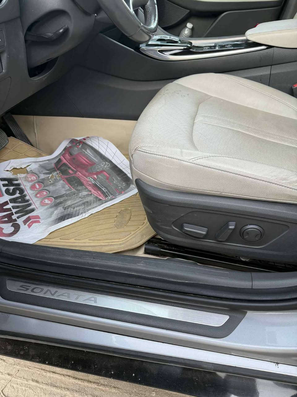 للبيع هيونداي سوناتا موديل 2023 فول للبيع أو مراوس بسبورتج 22 وفوك
رقم بغداد بأسمي 
السيارة وارد امريكي حادثها )باب خلف السائق نفسه وبي صبغ وربع جاملغ الخلفي صبغ) باقي مكفووول 
المواصفات : 
1 - بانورما 
2- لايتات ديناميكي 4 عدسات 
3- حساسات امامي خلفي 
4- رادار امامي خلفي جانبي 
5 - كشنات تدفئة وتبريد 
6- مكينه 2000 هايبرد 
7-كامرات خلفيه
8- كشنات كهرباء جلد
9- لد انارة داخليه بلادي عدة اللوان 
10- تحكم ستيرن جهتين 
11- كروس سرعه + تحديد مسار والخروج عن المسار
12- تشغيل عن بعد 
13- تبريد خلفي 
14- مرايا وسطيه وجانبيه عاكسه للضوء 
15- حساس مطر 
16- سستم صوت بووس 
17-تبريد قطعتين 
18- ستيرن هيتر 
19-شاشه كبير ذكية +ابل كار بلي 
20- الصندوق ذكي يفتح عند الاقتراب منه 
21- شحن لا سلكي 
22- داتا شو
23- تحكم عن بعد + تربط ع موبايل
24- سياقه ذاتيه
25- أوتو هولد 
26- بردات ابلاديه 
 السيارة حلوه ونظيفه بدون ايرباك ليبل واحد 
سعرها 195 $ بيها مجال بسيط سونارها موجود 
مكاني بغداد البياع ***********
