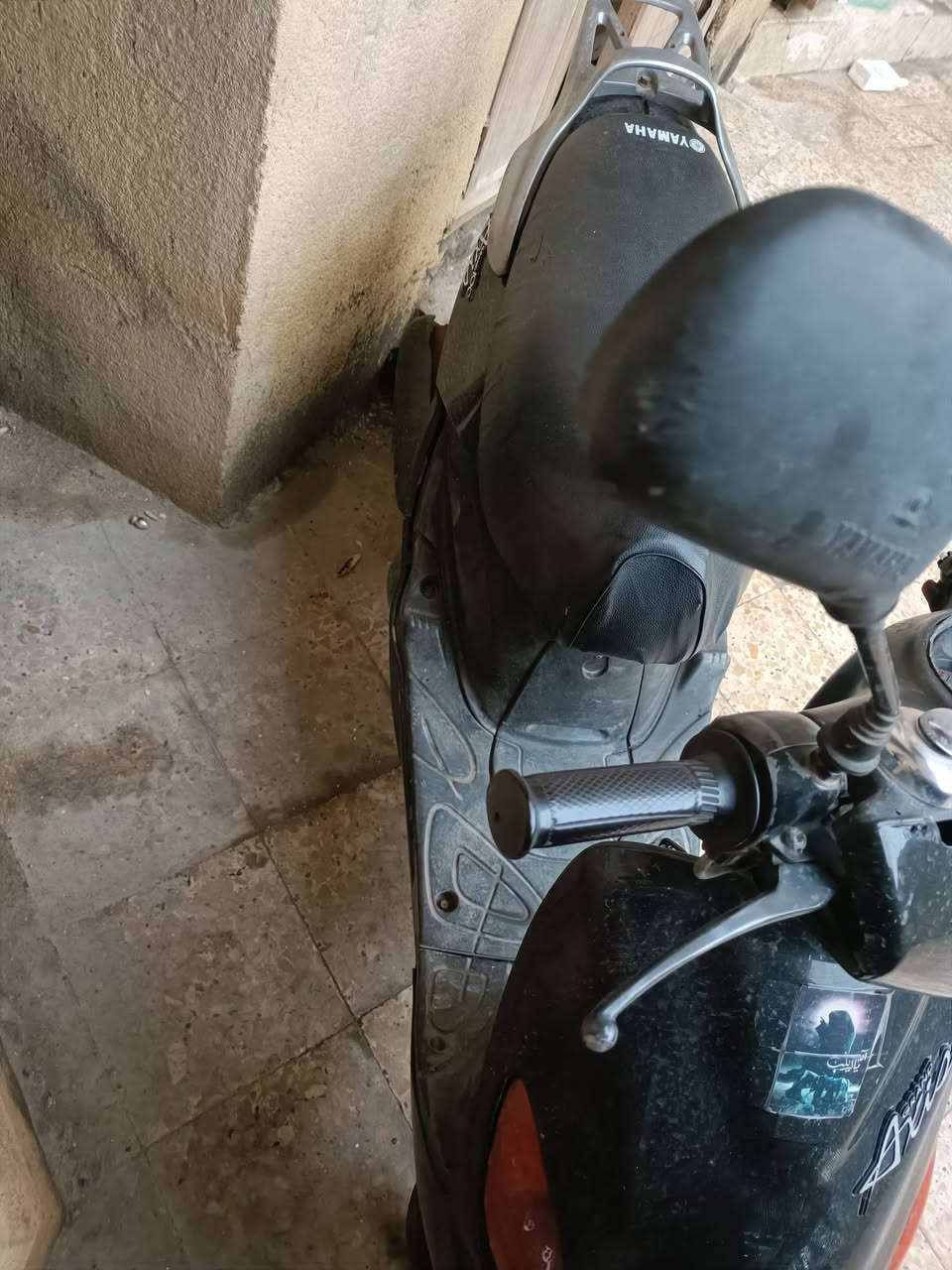 دراجة اكزز الدراجه كلشي مبدل بيها بس كامت وما جفتتها وصار سبوعين متروكه مكاني الكندي 
***********
