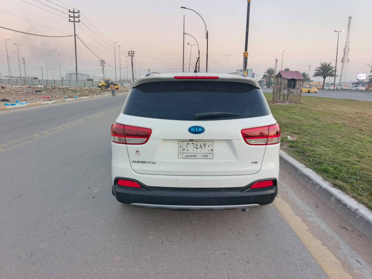 السلام عليكم سياره نوع سورنتو اكويتي موديل 2015شكل العشرين شكل الجديد فول موصفات واحد على واحد بنراما سته اسلندر سبعه راكب 3قطع تبريد حساسات كامره جبير السياره جديد كفاله عامه من صبغ وضربه وتبديل كير مكينه حداديه كفاله العنوان كربلاء السعر 213رقم الهاتف ***********
