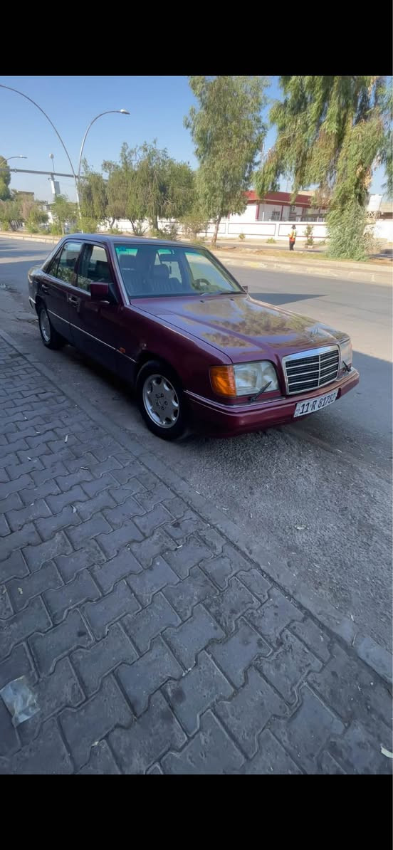 مارسيدز موديل 1991 فول مواصفات 300 بي بي شبح
تبريد شغال. محرك بط 3000
بدون ضربة. فقط كلير للجمالية
سيارة جاهزة من كل نواحي 
صدر جديد. تايرات جديد 
بدون مصرف 
رقم الماني  بسمي
مكاني كركوك
*********** كركوك, العراق
