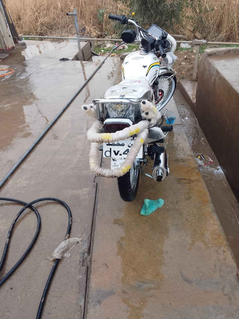 سلام عليكم ورحمه الله وبركاته
دراجه للبيع موديل 24شكل 25 البيع أو مراوس بايفون أو دراجه لعنده يتصل مكان ديالى 
***********
