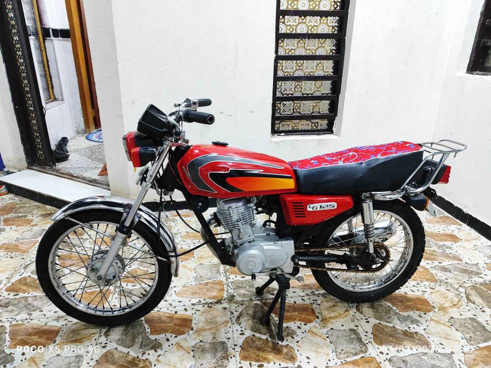 السلام عليكم
اخوان دراجة نامة اصلي محرك ما مفتوح مديل20

مكان عمارة ميمونة 

السعر 600وبيهة مجال للشراي 

للتواصل ***********
