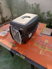 قفص نقل قطط بلاستك مع الة تنظيف التر بوكس للبيع بسعر 10 الاف مكاني بغد...