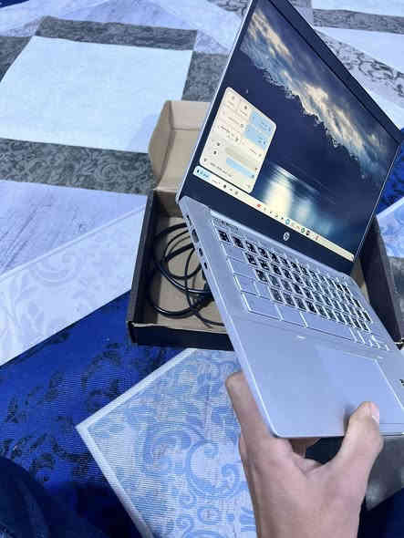 سلام عليكم 
حاسبة hp
مواصفاتة 
لمس شاشة 
وكيبورد عربي نحليزي ا
نضام أندرويد  ونضام حاسبة 
شاحنة مالتهة اصلية وكارتونة
سعر 110 ستفسار او تصال علة رقم 
***********
