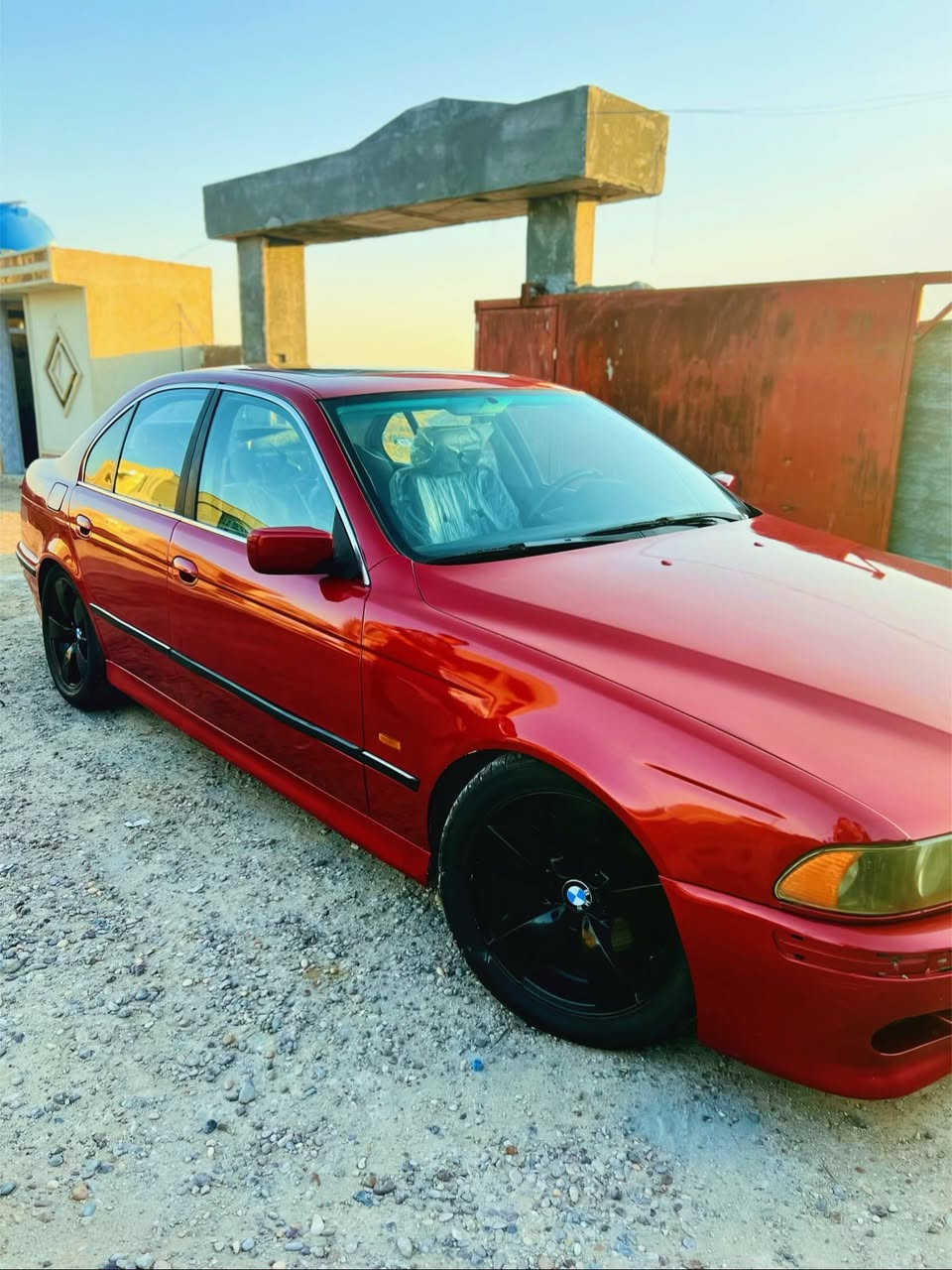 بسم الله الرحمن الرحيم للبيع بيم صقر موديل 97 رقم إلانبار جديد اجنبي بسمي محرك 8v كير تمساح اتوماتيك  سياره جاهزه من كلشي مكفوله من ضربه ومصبوغه جماليه فقط اي استفسار *********** إذا اكو امراوس حسب القناعه أو بيع السعر 85وبيهه مجال بسيط
