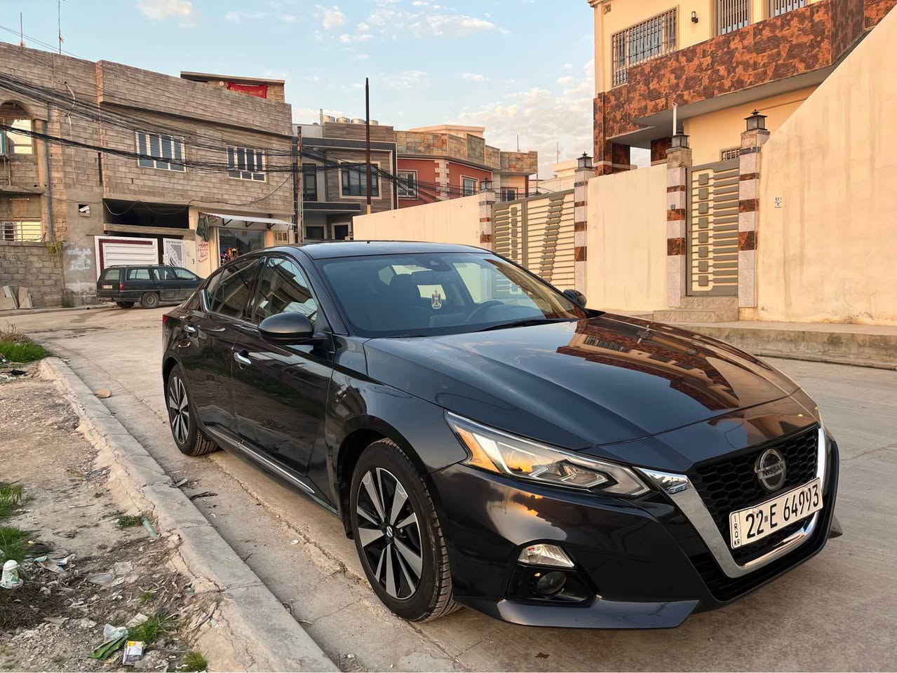 بجم كبس خلف كبس 
حادث جانبي 
فول مواصفات 
فتحة سلايت 
رادر 360 
قيادة ذاتية كشن تدفئة ستيرن تدفئة 
طخم تاير جديد
طخم جديد السيارة ما ناقصها شي 
1N4BL4DV5KN311464
مكان السيارة موصل 
*********** موصل, نينوى
