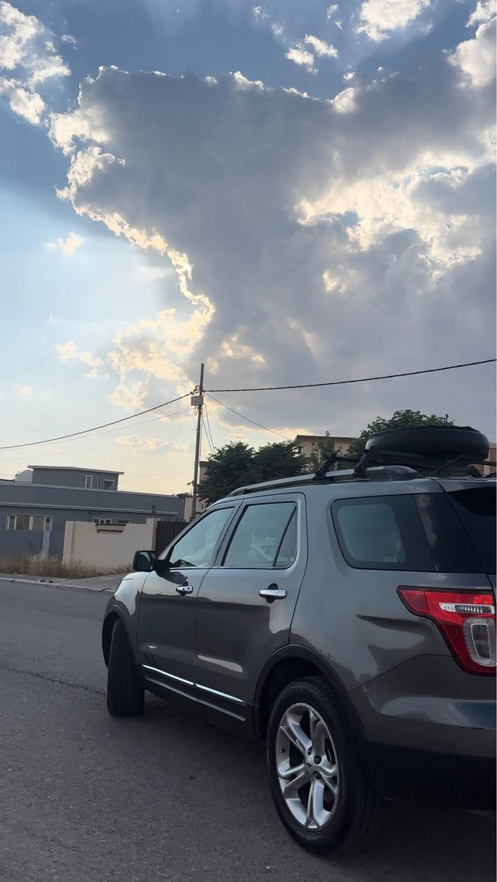 فورد اكسبلور 2012 

فول موصفات ليميتد
بدون صبغ بي ثلاث اماكن اقل من شبر تعديل بارد 
البقيه شرط من دعاميه لدعميه ومكفوله كير ومحرك خير من الله الشراي يتصل 

واتس موجود ***********
رايده152 ومراوس حسب القناعه 

موصفات 

محرك ٦ سلندر
- سبعة راكب
- جنطة ذكية 
-دبل اكسل
- بانورامه
- حساسات خلفي وطراف 
- بصمة تشغيل عن بعد وبصمة ابواب
- شاشة كبيرة  
- الكشنات الامامي  كهرباء 
- ويل الجنوط المرغوبه وحلوه 
- لايتات زينو
-كشنات جلد
-وباقي المواصفات المعروفه بل اكسبلور اليمتد الفول 

هزه وسنويه جديد ثاني يوم احول أربيل, العراق
