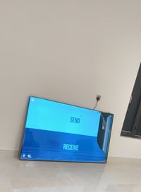 شاشة تي سي ال قياس 75 جديدة غير مستخدمة انكسرت بالنقل للبيع قيمها واخذ...