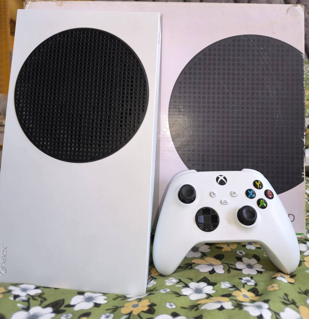 للبيع
X Box Series S | 2024  
الجهاز نظيف جداً مع كامل ملحقاته
مع حساب بي لعبة Metro
السعر 390


**إذا كنت صاحب هذا الإعلان وتريد حذفه لأي سبب، رجاءا أرسل رسالة إلى الدعم الفني**