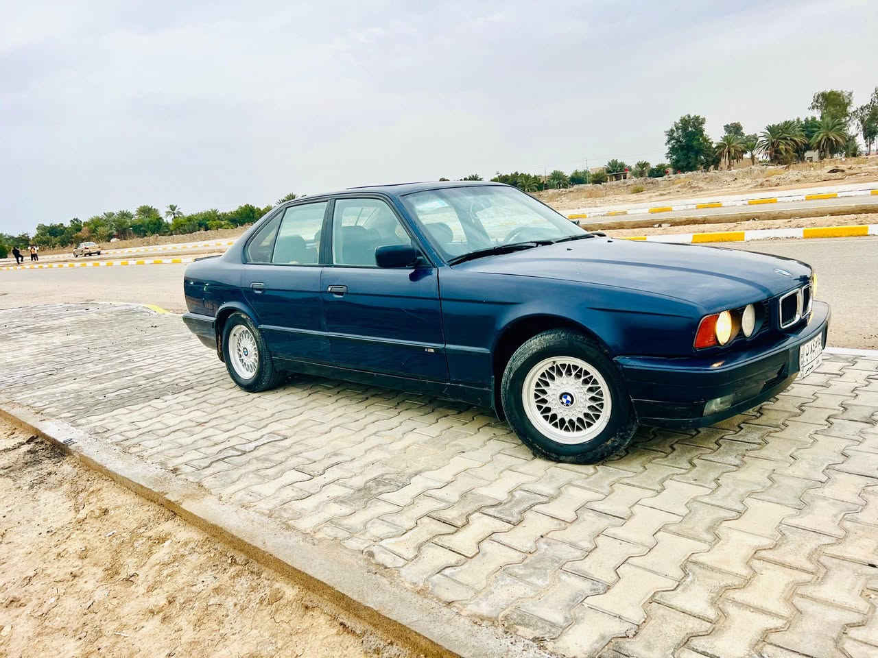 سلام عليكم 
سياره للبيع او مراوس حسب القناعه  بيئم   BMW  
حجم 525 مسكر وتماتيك 
سياره مكفوله من الضربه بيها بس جاملغ امامي اليمنه صبغ  
رقم بغداد  تحويل مباشر 
سياره جاهزه كلشي ماعايزه
سياره بلاديه 
سنويه ماصاقطه 
السعر 65 وبيها مجال 
العنوان بابل الشوملي
 للستفسار ***********
