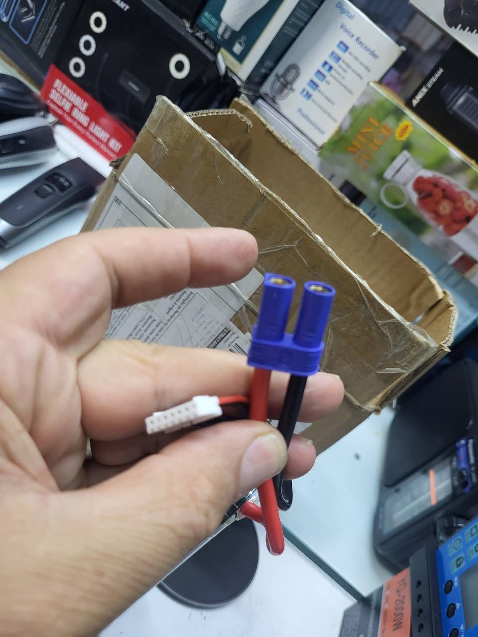 بطاريه هيج شكل قطعتين  الي يفيده يطني سعر


**إذا كنت صاحب هذا الإعلان وتريد حذفه لأي سبب، رجاءا أرسل رسالة إلى الدعم الفني**