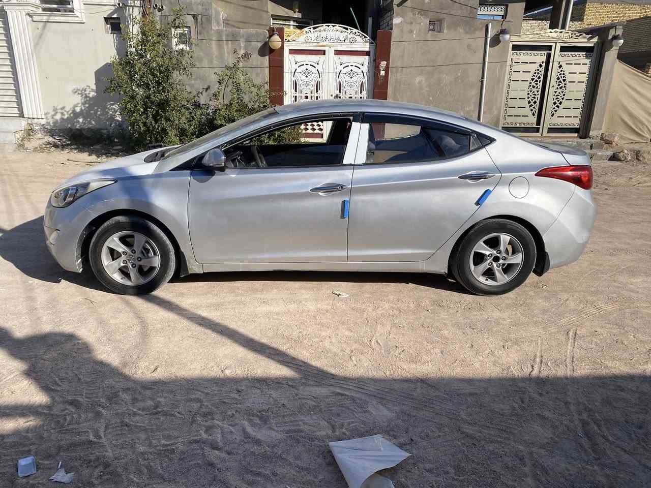 سلام عليكم ورحمة الله وبركاته النترا ١٢ بيه قطعتن اثر جراد سياره جديده وحلوه مكينه وكير وحداديه خير من الله تبريد تدفئه كله شغال رقم بابل مشروع وطني السعر ٩٥ وبيه مجال للشراي العنوان النجف الرقم التلفون ***********
