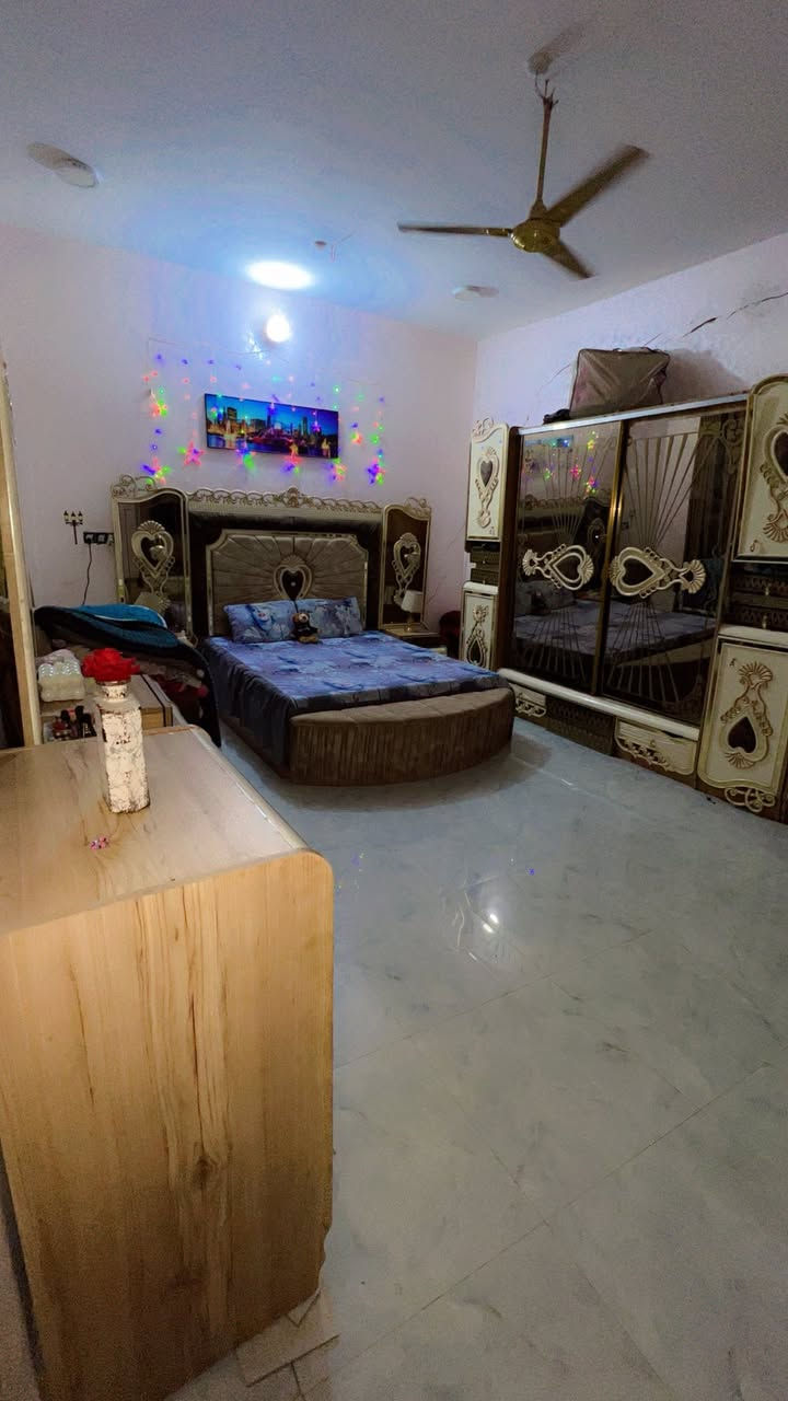 غرفه نوم للبيع ضخمه كلش السعر مليون اي كسر مابيه مكاني ام الخيل 
للاستفسار 
***********
